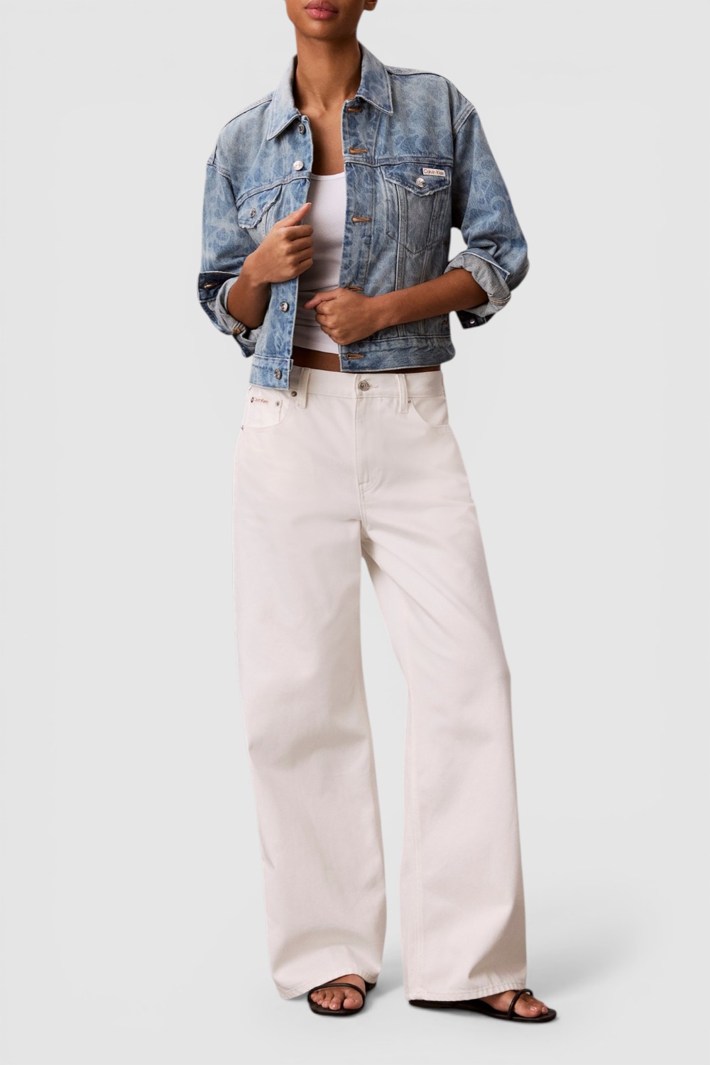 תמונת כל הלוק של ז׳קט ג׳ינס